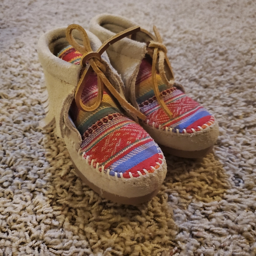 Minnetonka toddler boots